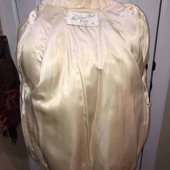 Unique Gorgeous Cream Mongolian Tibetan‎ Lamb Coat - Picture 5 of 8